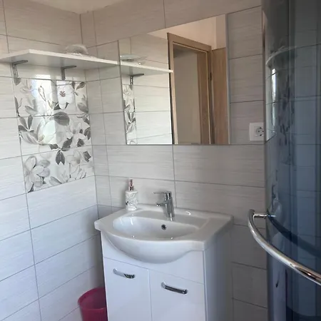 Apartma Leone דירה